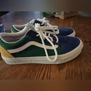 ❌️SOLD❌️Van's  .. size 7 women's / 5.5 men's